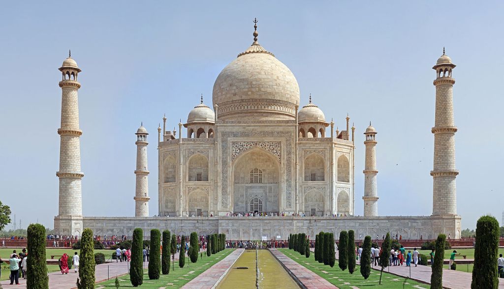 1200px Taj Mahal 2012