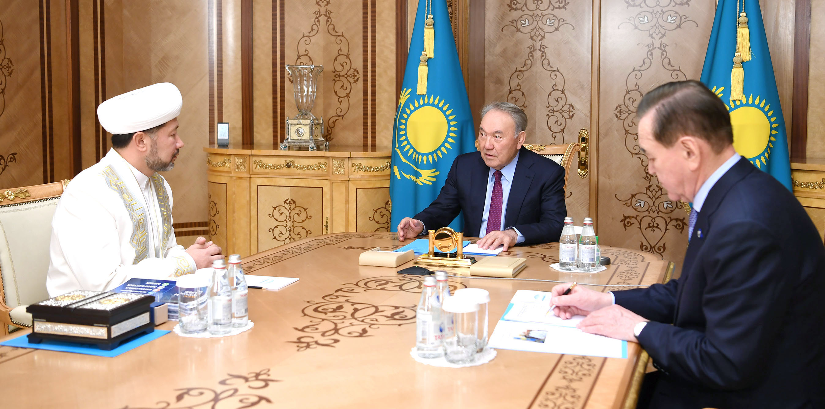 Первый Президент встретился с Верховным муфтием Наурызбаем кажы Таганулы