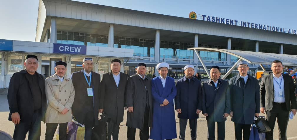 Бас мүфти бастаған делегация Өзбекстанға келді (ФОТО)