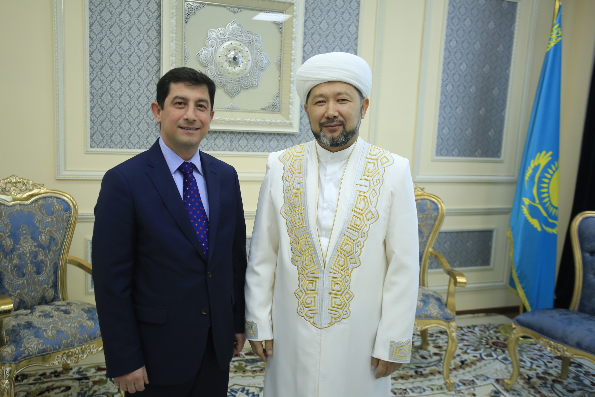 Верховный муфтий побеседовал с послом Турции (ФОТО)