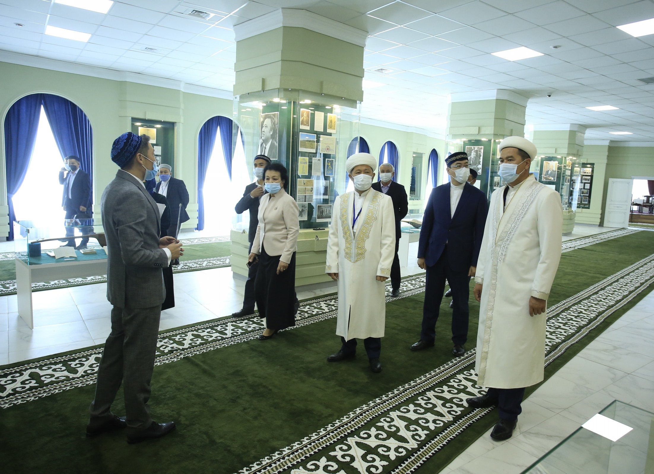 Верховный муфтий посетил музей Абиша Кекилбаева (ФОТО)