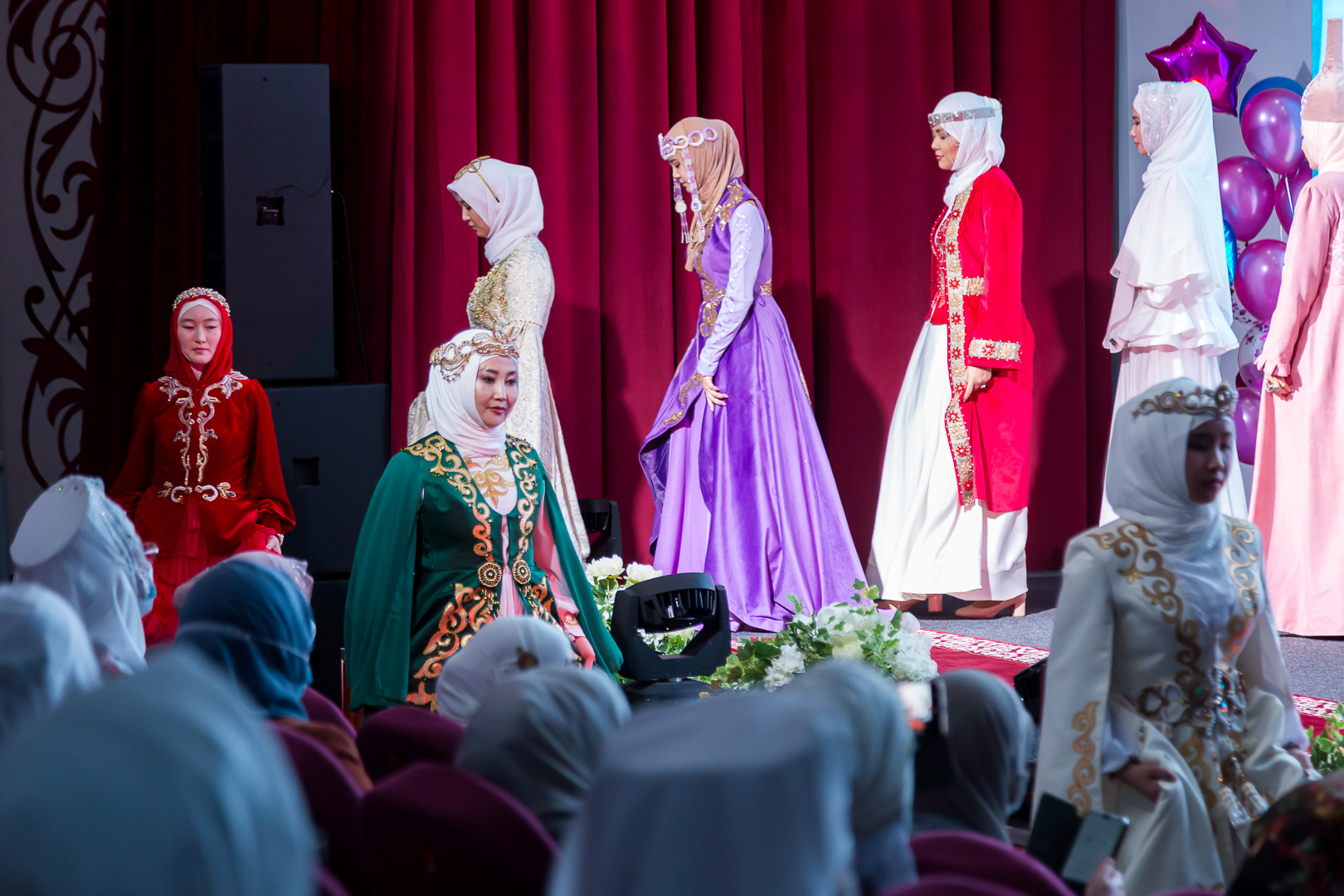 В столице состоялся показ традиционной одежды мусульманской женщины (ФОТО)