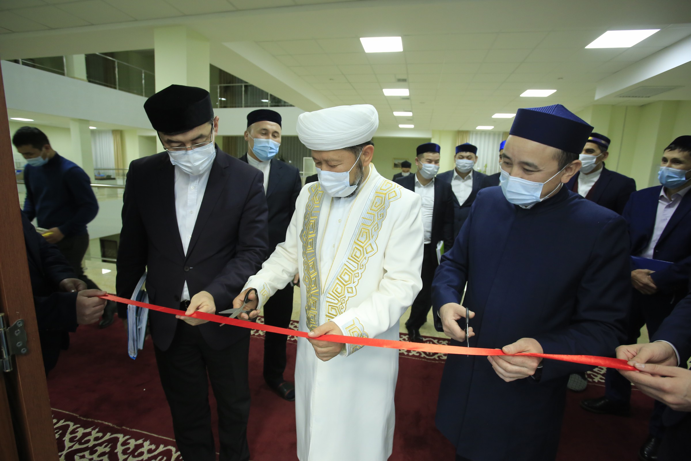 В здании ДУМК открылся зал «Аль-Фараби» и библиотека «Хакима Абая» (ФОТО)