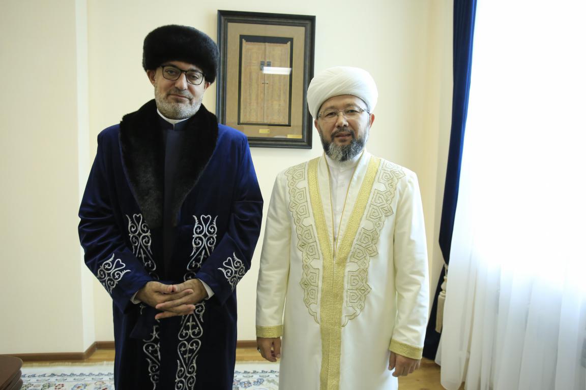 Бас мүфти бас хатшымен Ислам академиясының оқыту жүйесін талқылады (фото)