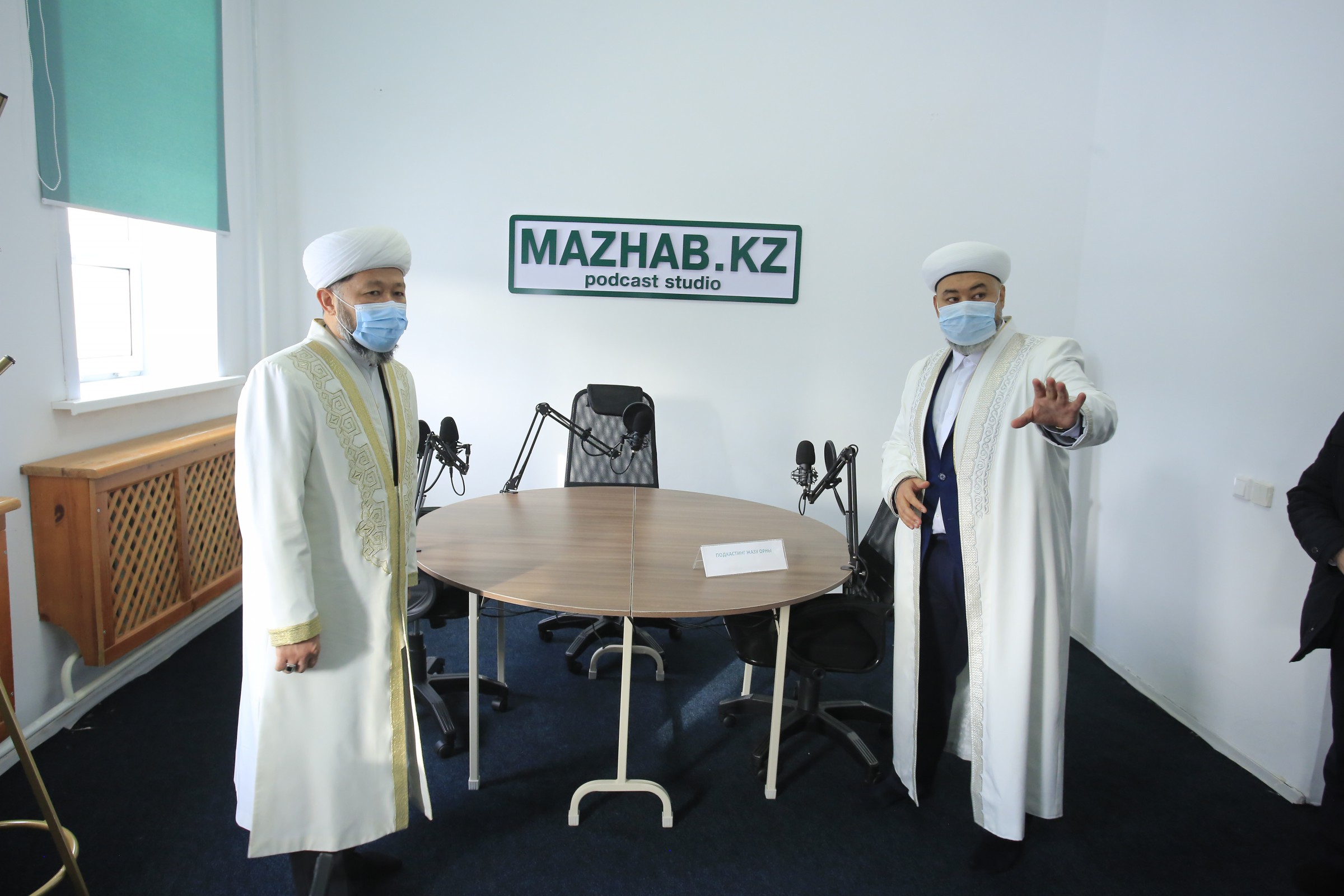 Наурызбай қажы Тағанұлы MAZHAB.KZ телестудиясының ашылуына қатысты (фото)