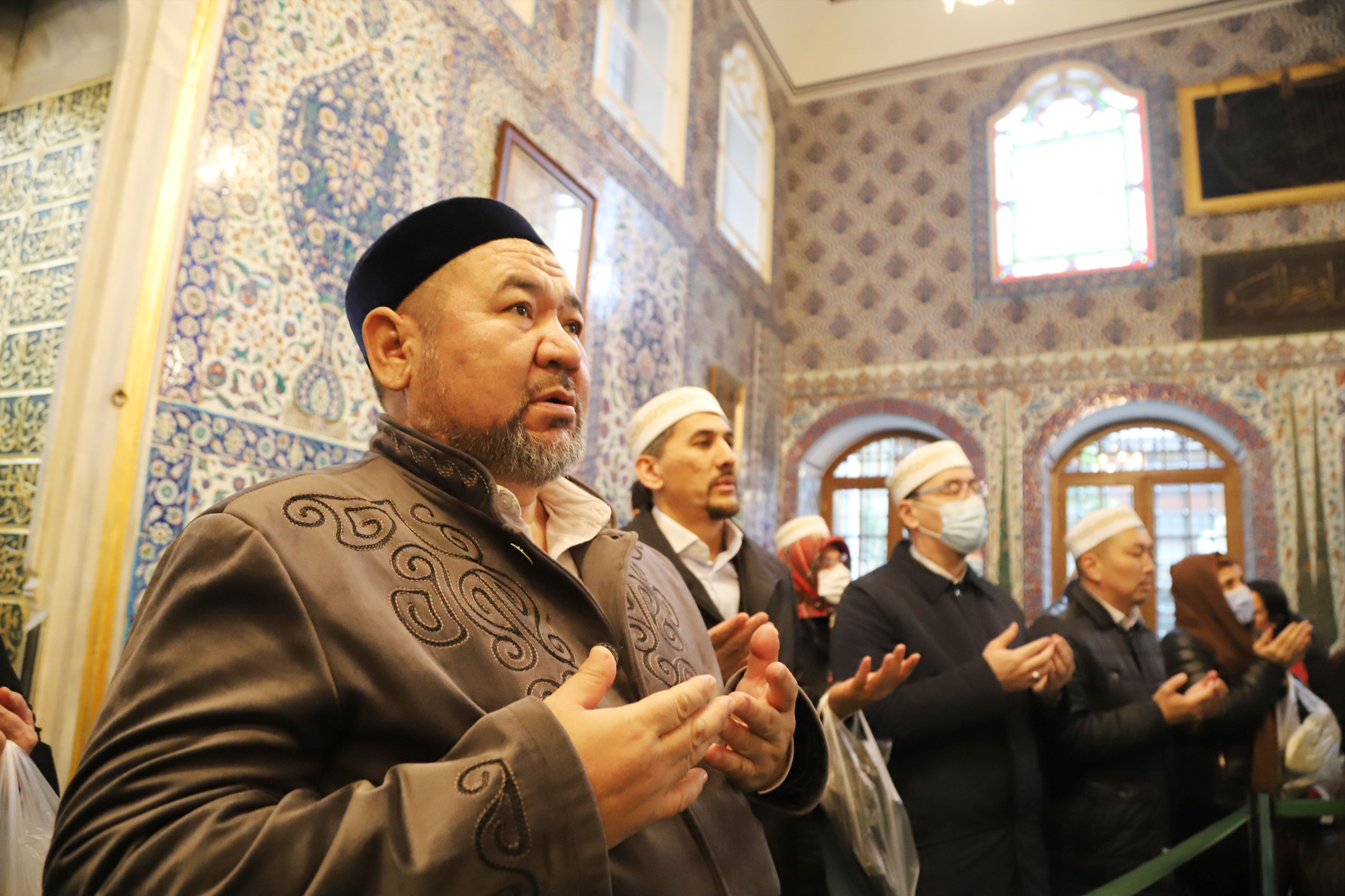 ҚМДБ делегациясы сахаба Әбу Әйюб әл-Ансариге зиярат жасады (фото)