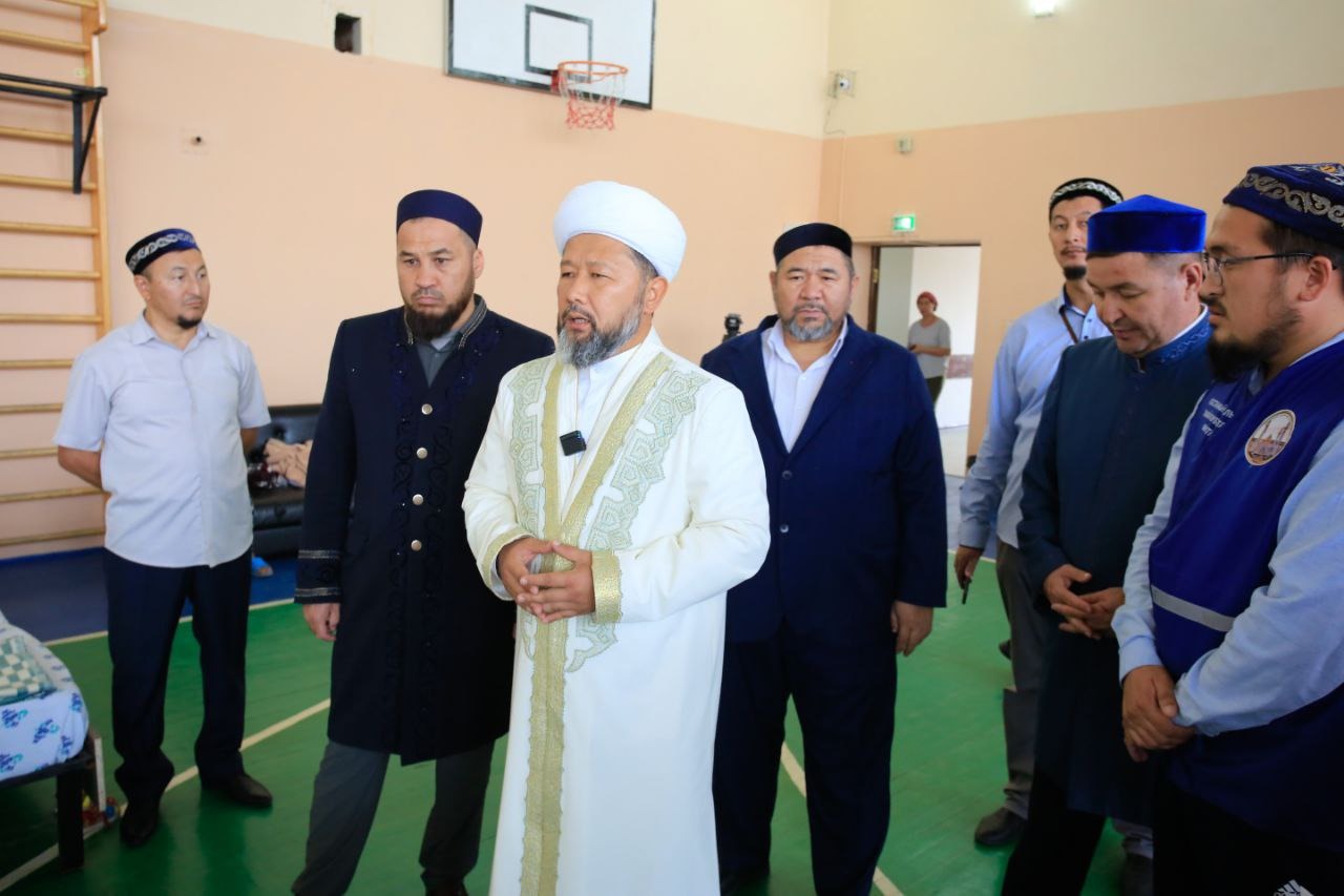 Бас мүфти өрттен зардап шеккен тұрғындармен кездесті (фото)