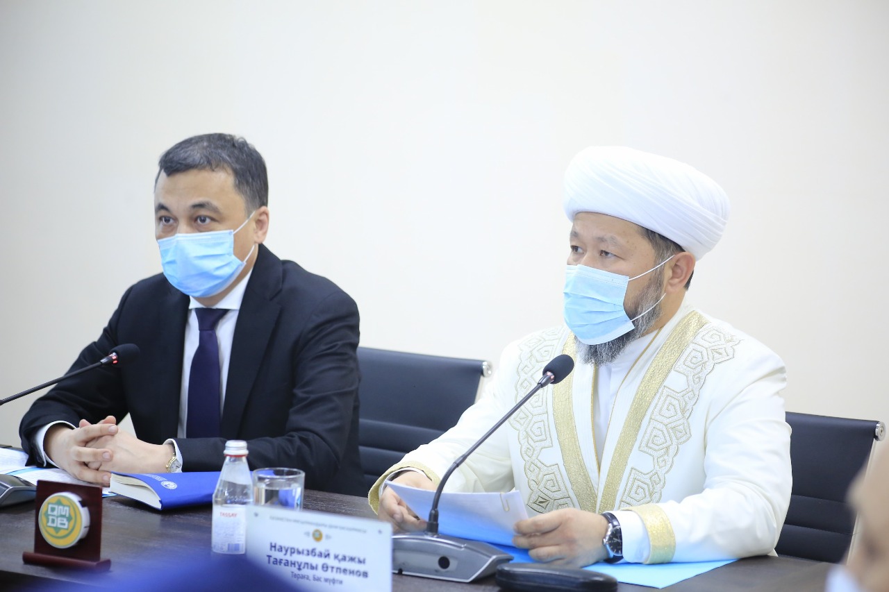 Министр бас имамдармен кездесті (фото)