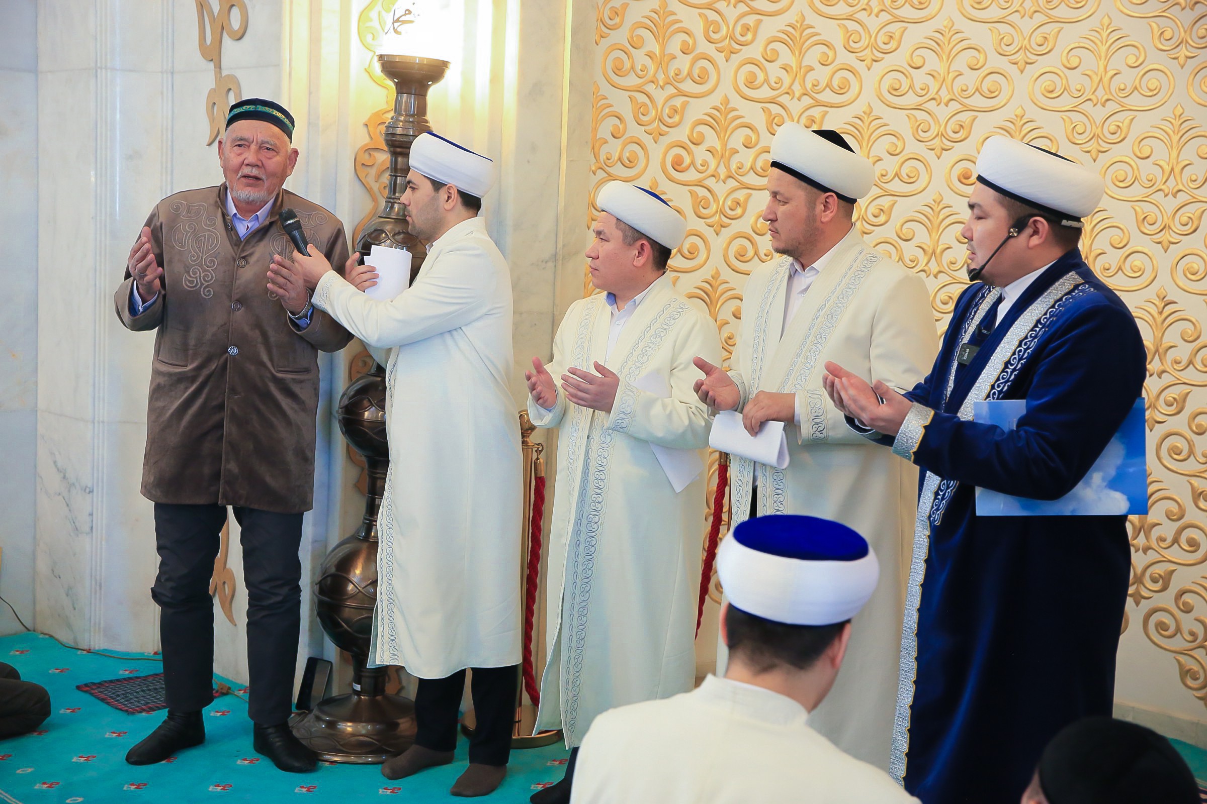 «Әзірет Сұлтан» мешітіне жаңадан қызметкерлер тағайындалды