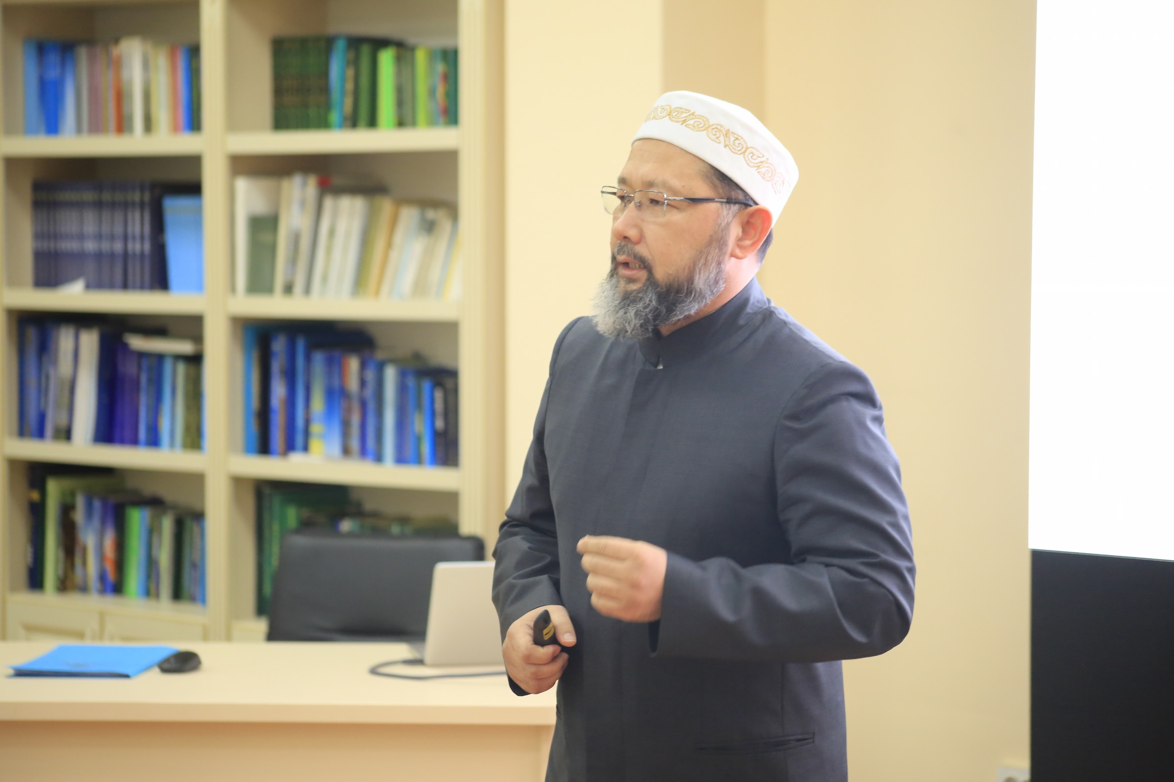 Бас мүфти РАНТ мүшелеріне дәріс оқыды (фото)