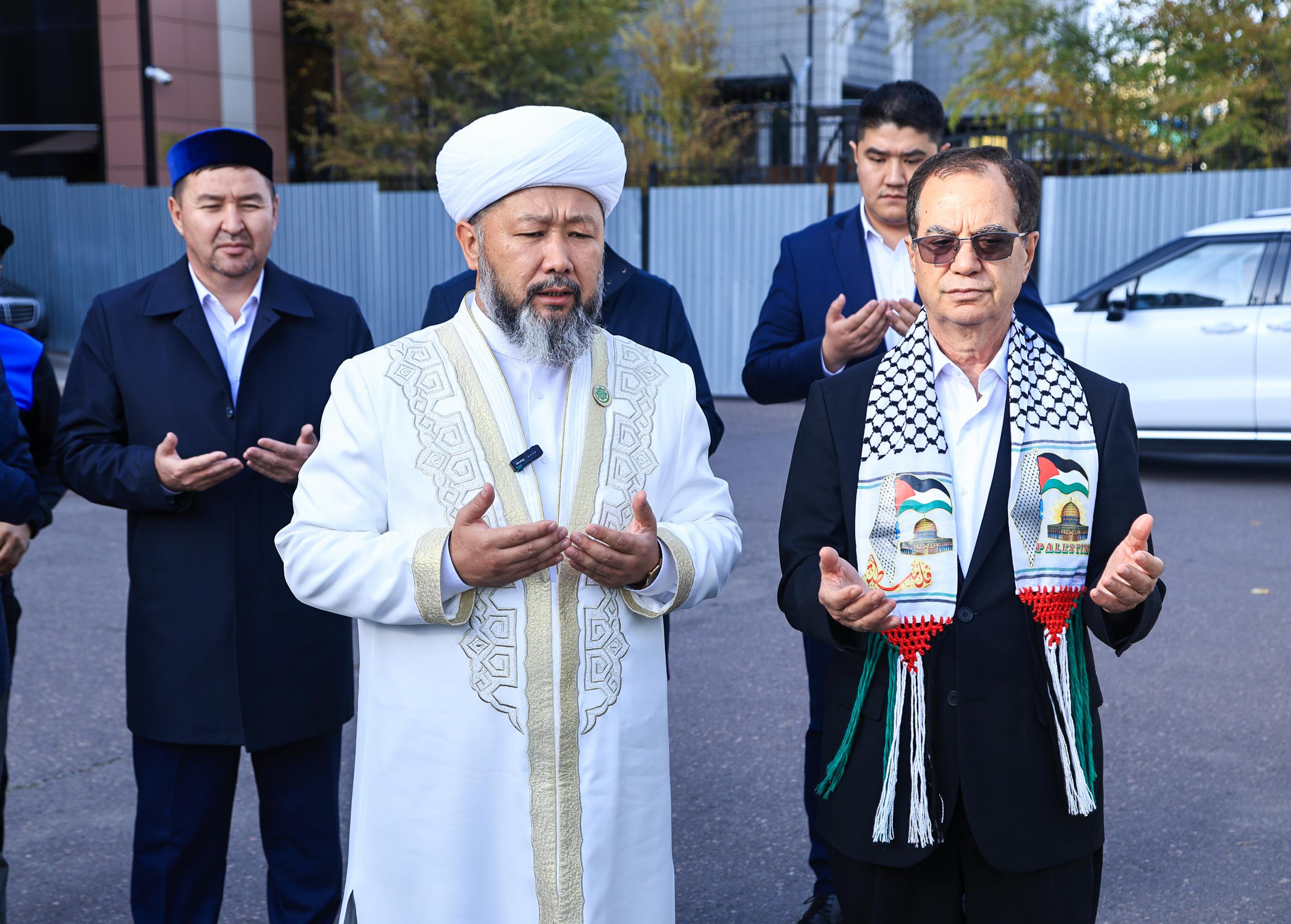 Бас мүфти Палестина елшілігіне көңіл айтты (фото)