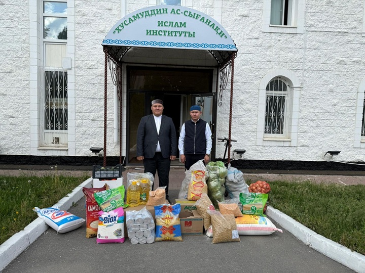 Шәкірттер мен балалар үйіндегі жасөспірімдерге азық-түлік үлестірілді