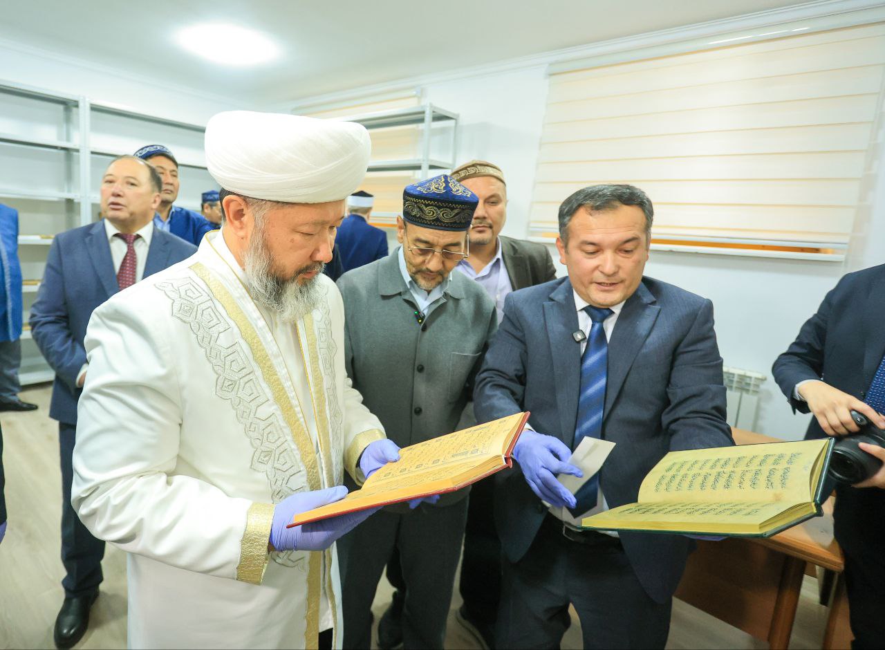 Ислам ғылыми-зерттеу институтынан сирек кітаптар мен қолжазбалар қоры ашылды