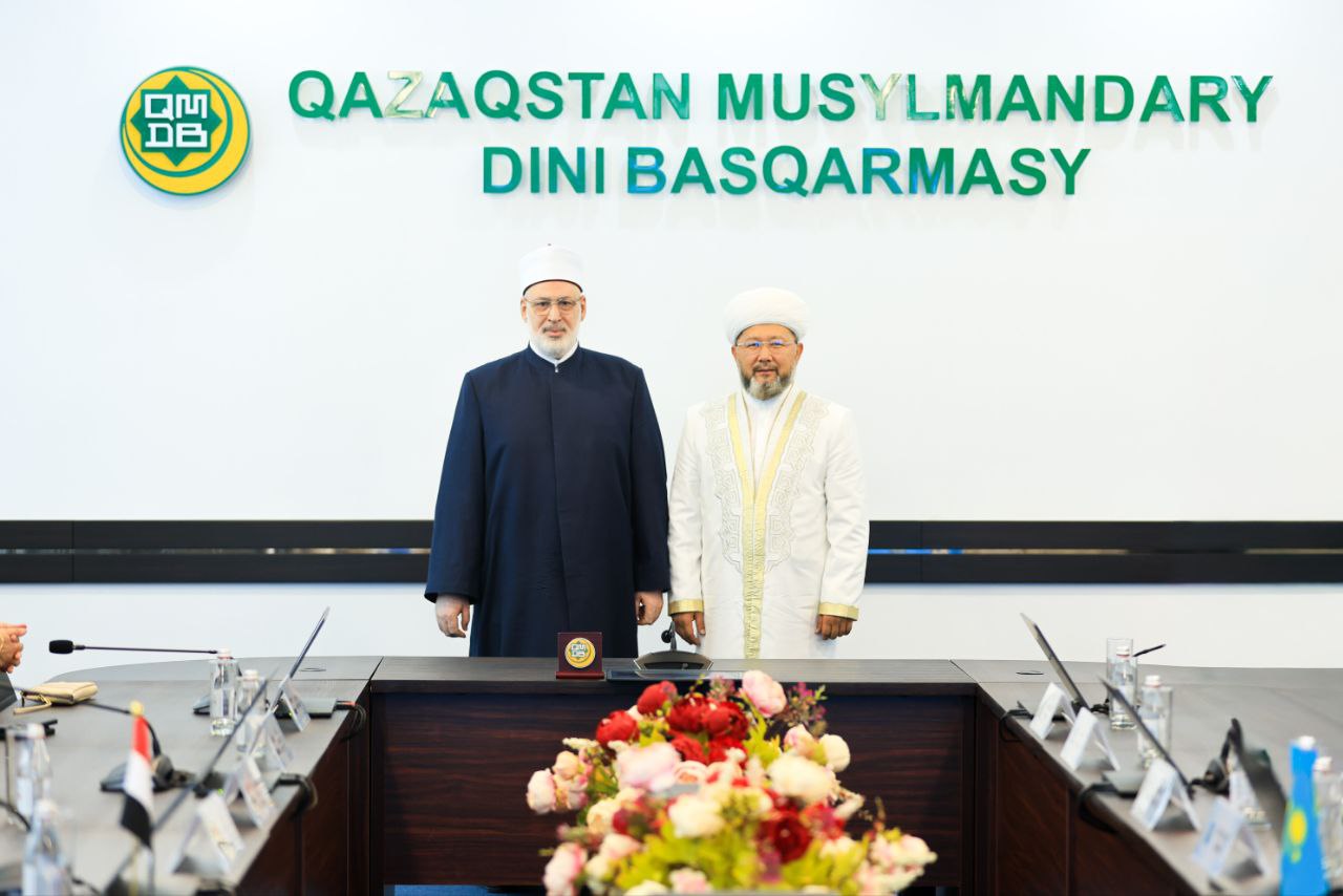 ҚМДБ Төрағасы әл-Азһар университетінің өкілімен кездесті