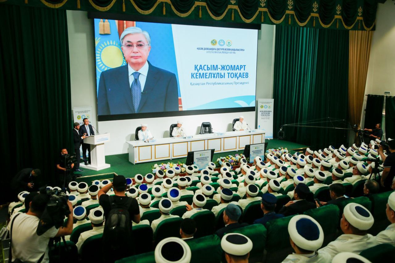 Мемлекет басшысы діни басқарманы 35 жылдығымен құттықтады