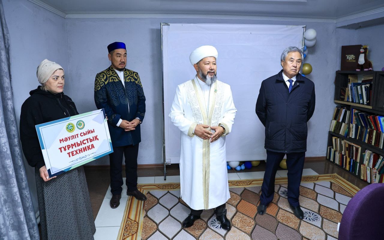 ҚМДБ Төрағасы қарттарға құрмет көрсетті (фото)