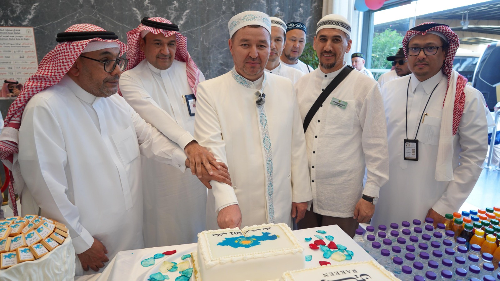 Қазақстан қажыларын қонақүйде ерекше салтанатпен қарсы алды (фото)