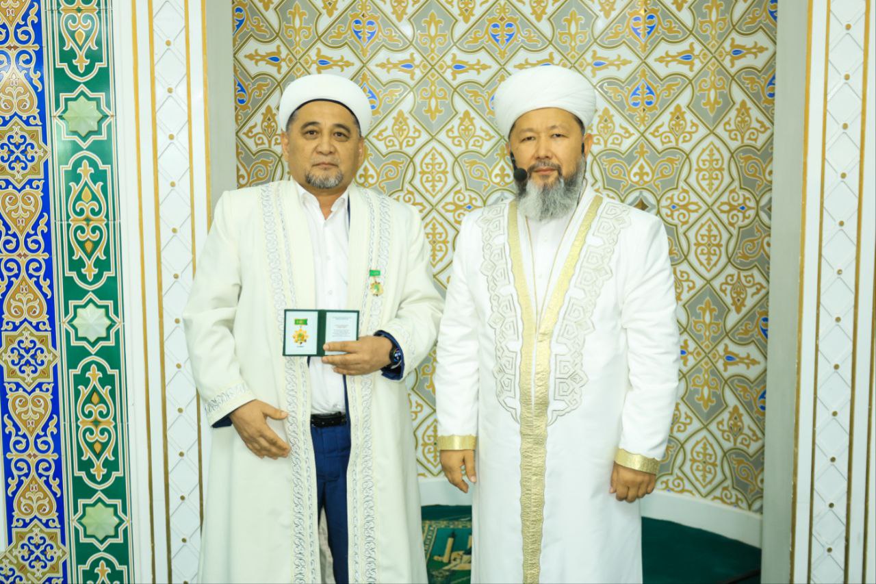 Наурызбай қажы Тағанұлы керекулік имамдарды марапаттады