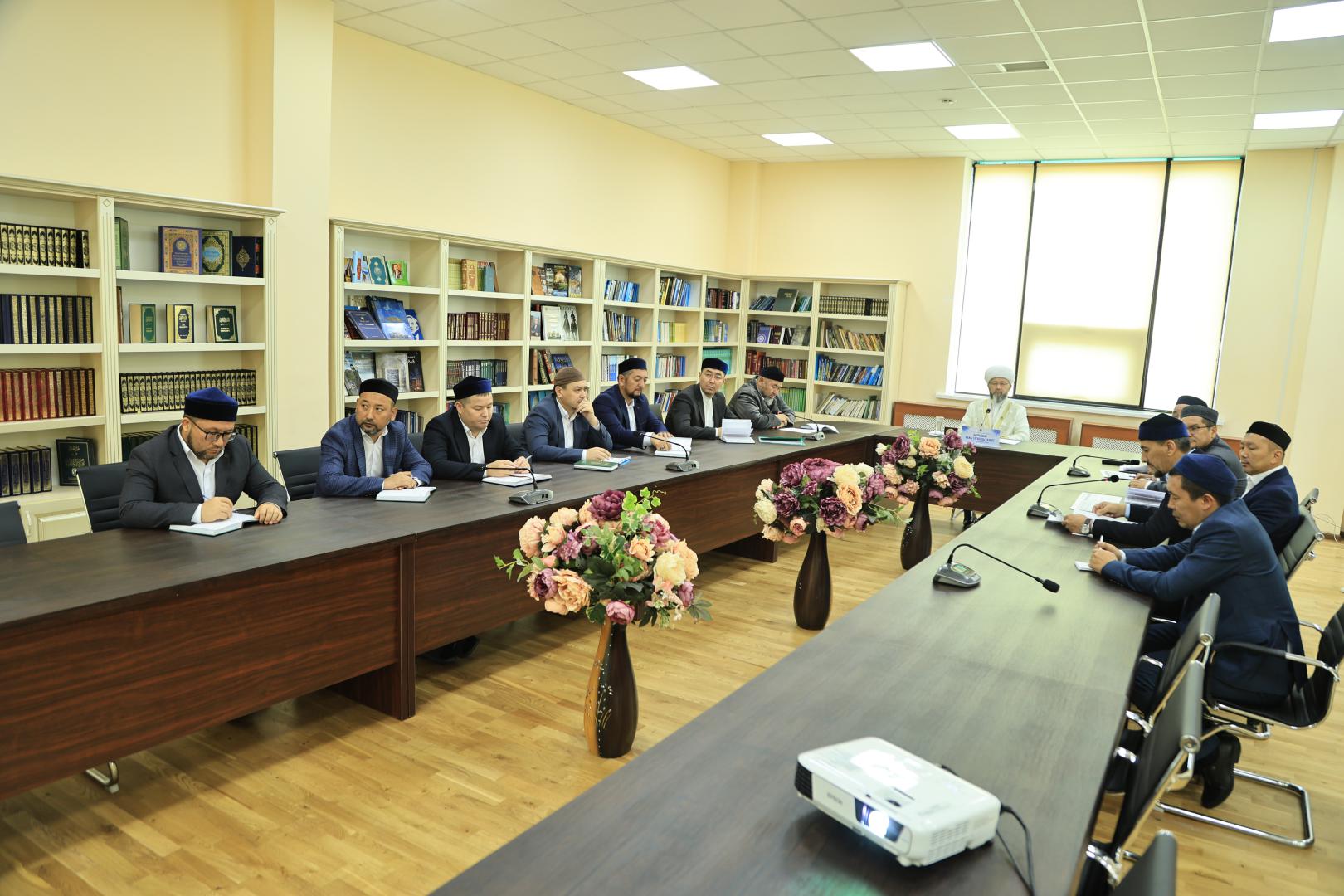 Бас мүфти шығармашылық топ мүшелерімен кездесті (фото)