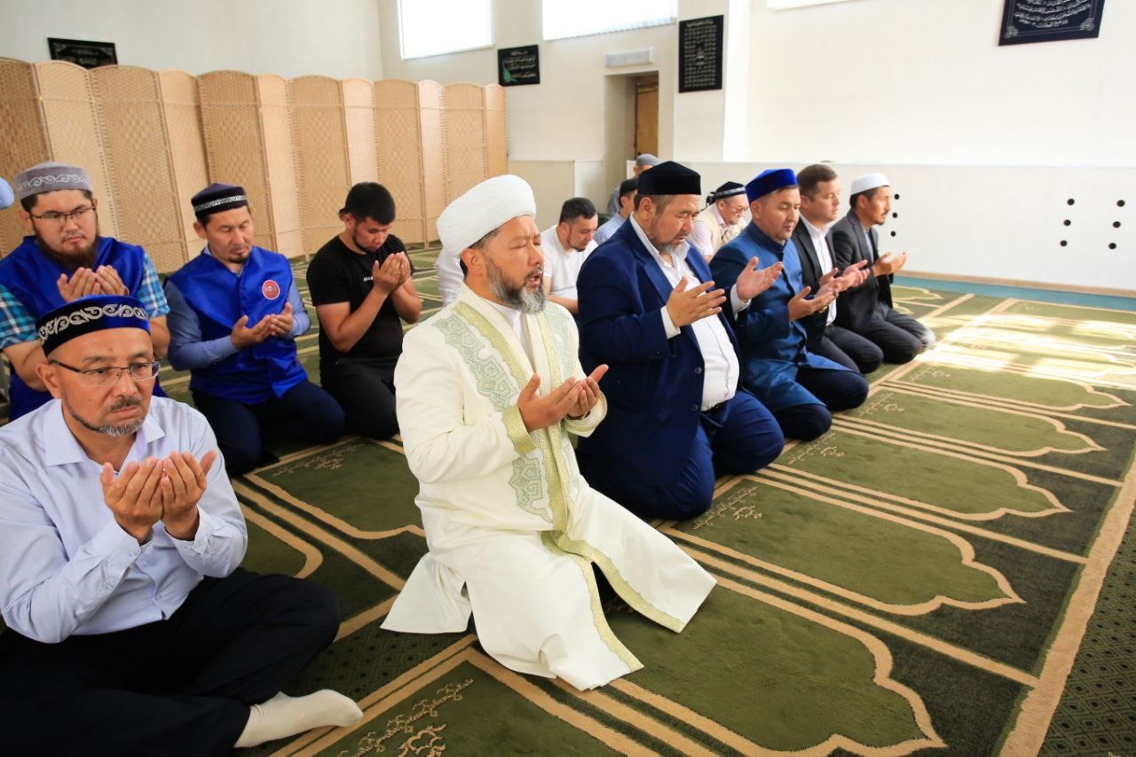 Наурызбай қажы Тағанұлы табиғи апатқа байланысты арнайы дұға жасады (фото)