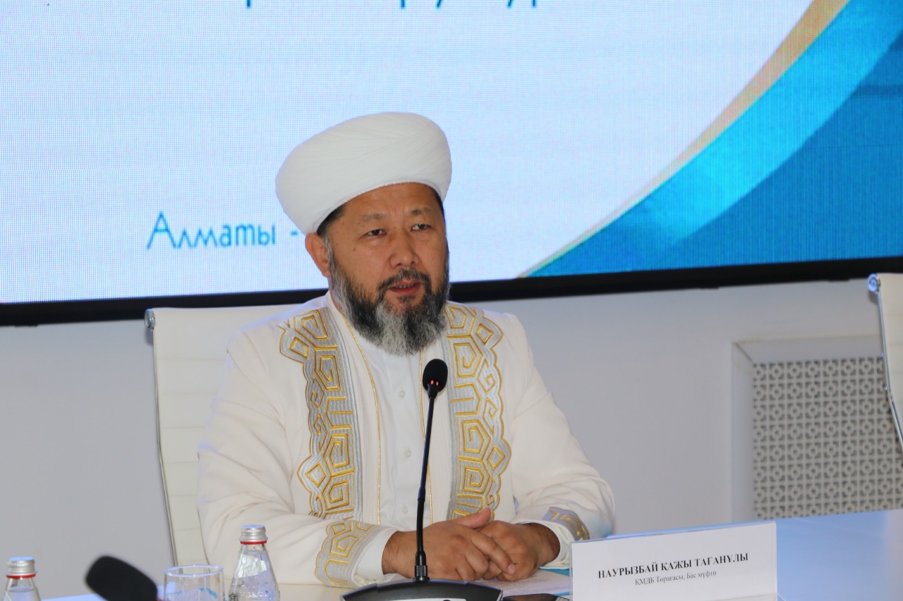 Бас мүфти біліктілікті арттыру оқу курсында дәріс оқыды (фото)