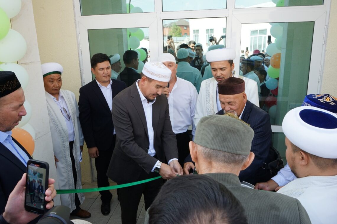 Ақтөбеде «Әзіреті Біләл» мешіті ел игілігіне берілді  