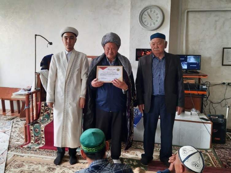 Жамбыл: Қария мешітке жер телімін тарту етті