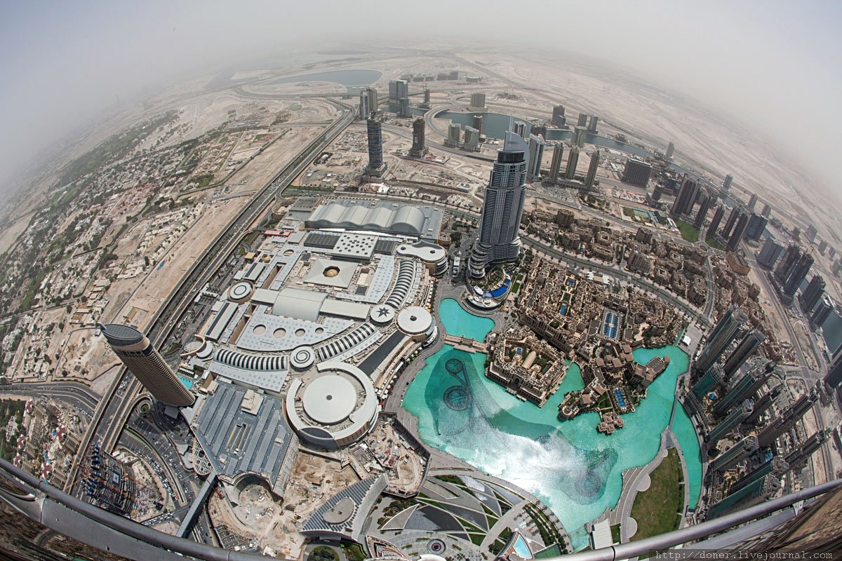 Бурдж халифа какие этажи. Дубай Бурдж Халифа смотровая. Башня Бурдж Халифа смотровая площадка. Бурдж Халифа 148 этаж. Бурдж Халифа смотровая площадка Абу Даби.