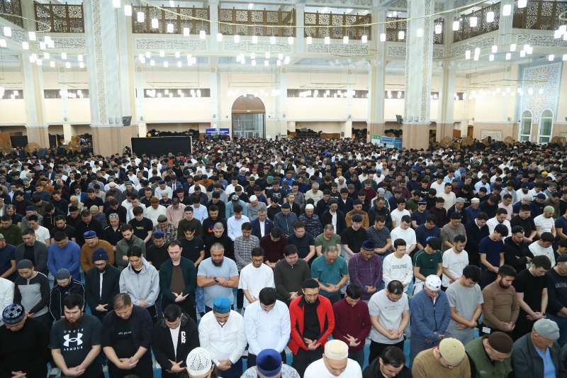 «Әл-Фараби» мешітінде алғашқы тарауық намазы оқылды (фото)