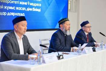 ҚМДБ Төрағасы университеттің профессорлық-оқытушылар құрамымен кездесті